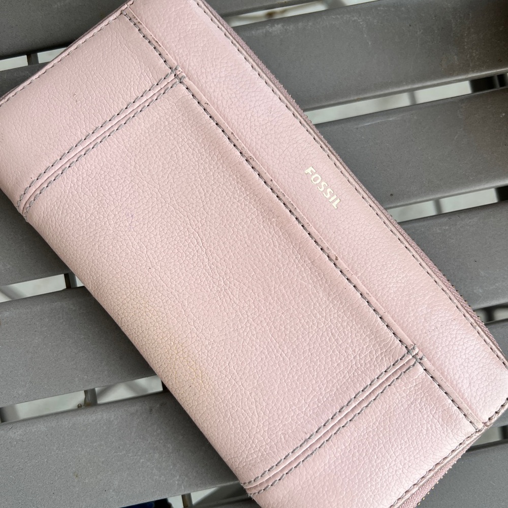 Fossil Genuine Cow Hide Blush Leather Wallet